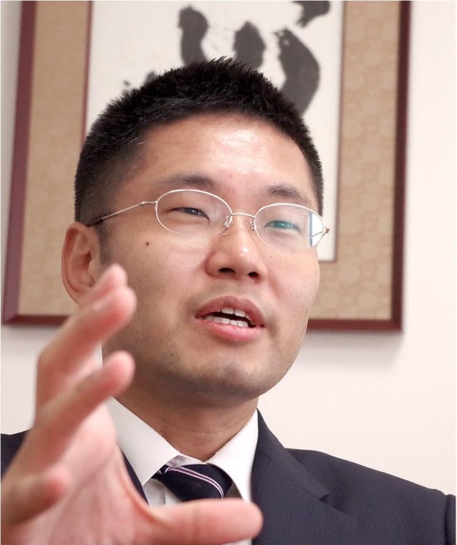 弁護士法人　心　代表弁護士　西尾有司様